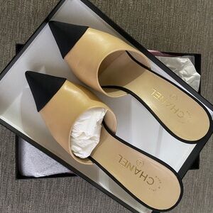 CHANEL Women's Black and Tan Pointed Mules